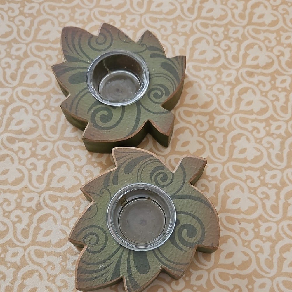 Nature-Inspired Leaf Tealight Holders